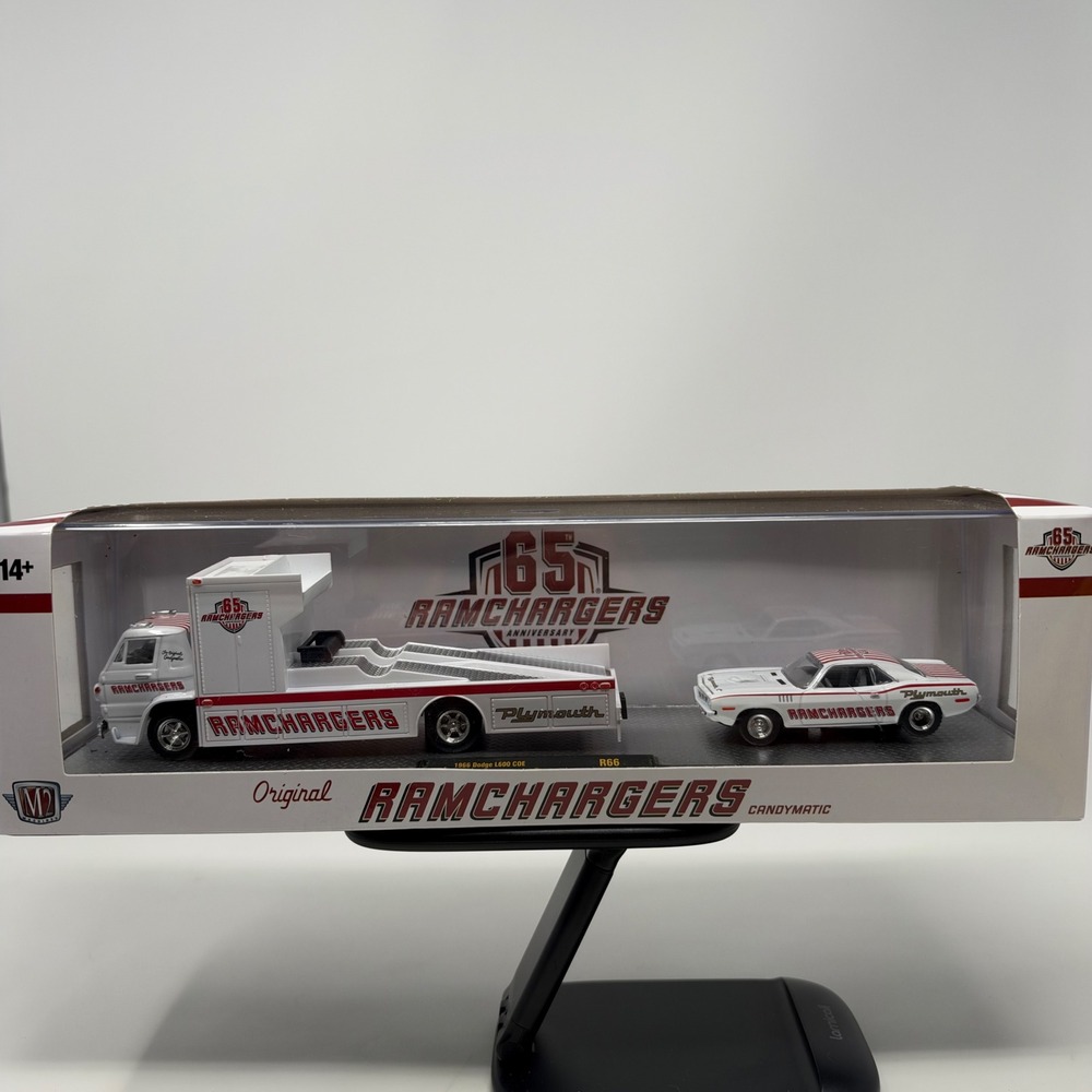 M2 Machines Ramchargers 1966 Dodge L600 COE 1971 Plymouth HEMI Cuda R66 23-08